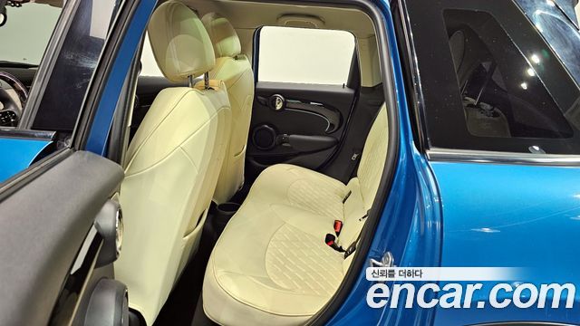 MINI Cooper 5-Door Classic Plus 3rd 2022 — фото 15