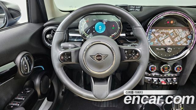 MINI Cooper 5-Door Classic Plus 3rd 2022 — фото 19