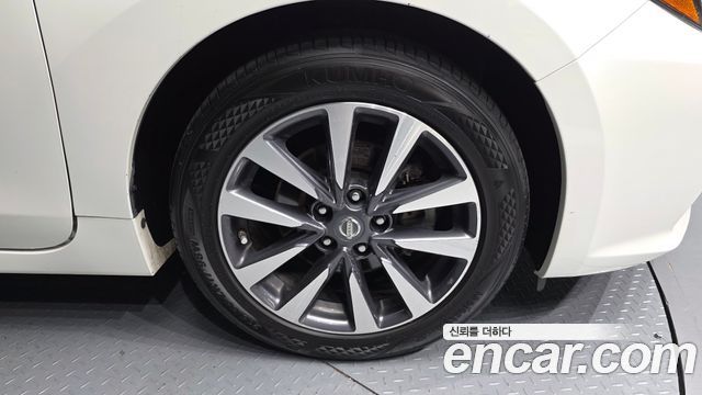 Nissan Altima 2.5 L33 2017 — фото 21
