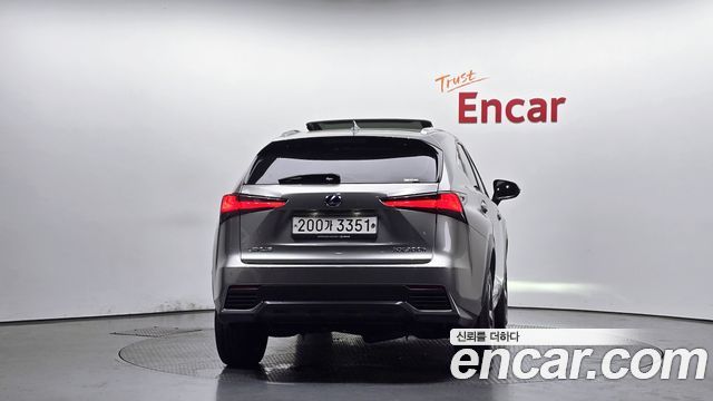 Lexus NX300h Supreme 2019 — фото 4