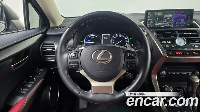 Lexus NX300h Supreme 2019 — фото 13