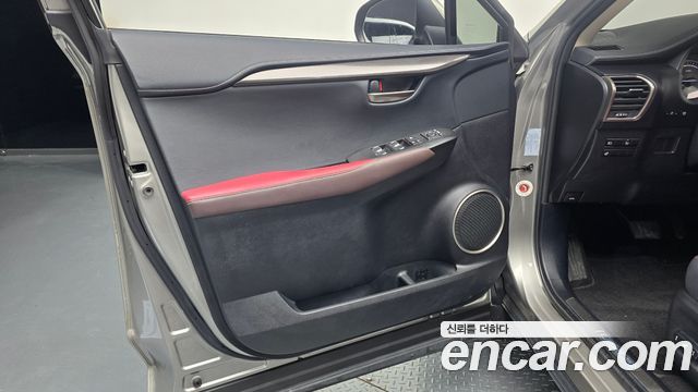 Lexus NX300h Supreme 2019 — фото 24