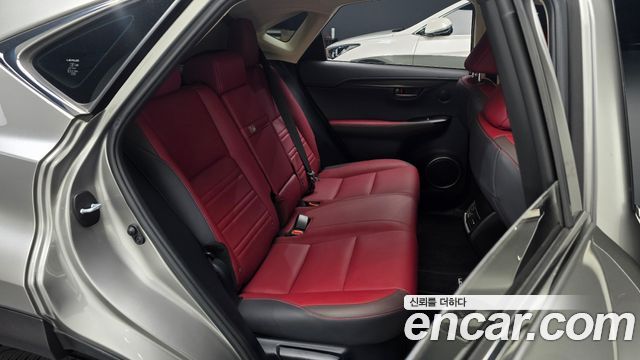 Lexus NX300h Supreme 2019 — фото 26