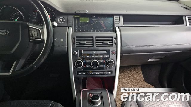 Land Rover Discovery Sport 2.0 TD4 HSE Luxury 2017 — фото 13