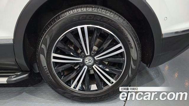 Volkswagen Tiguan (II) 2.0 TDI Prestige 2020 — фото 27