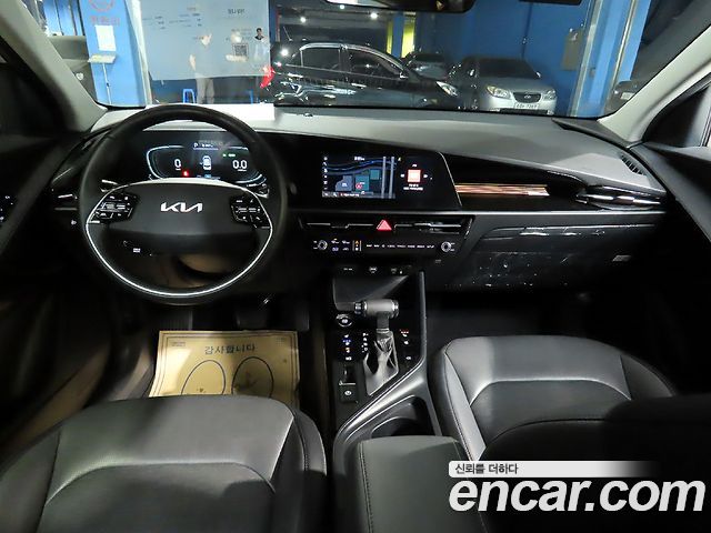 Kia Niro Prestige 2022 — фото 5