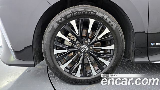 Toyota Alphard (IV) 2.5 HEV Executive AWD 2024 — фото 5