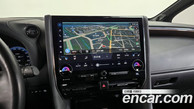 Toyota Alphard (IV) 2.5 HEV Executive AWD 2024 — фото 12