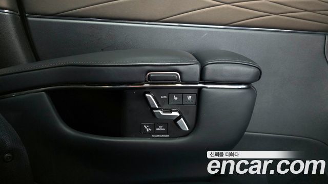 Toyota Alphard (IV) 2.5 HEV Executive AWD 2024 — фото 16