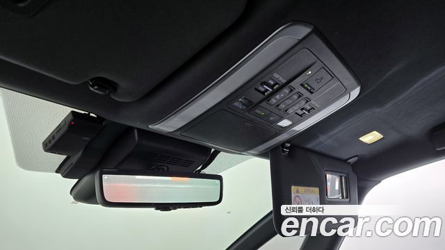 Toyota Alphard (IV) 2.5 HEV Executive AWD 2024 — фото 19