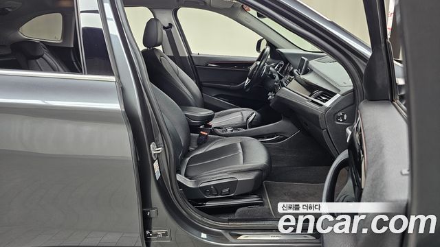 BMW X1 (F48) xDrive 20i xLine 2022 — фото 11