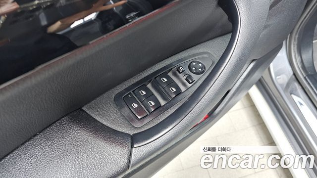 BMW X1 (F48) xDrive 20i xLine 2022 — фото 14