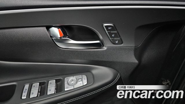 Hyundai Santa Fe Gasoline 2.5T 2WD Calligraphy 2022 — фото 17