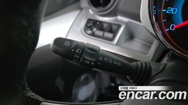 Chevrolet Spark Spark S LT 2014 — фото 18