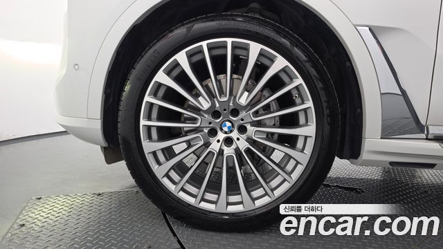 BMW X7 (G07) xDrive 40i Design Pure Excellence 6-Seater 2024 — фото 5