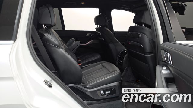 BMW X7 (G07) xDrive 40i Design Pure Excellence 6-Seater 2024 — фото 11