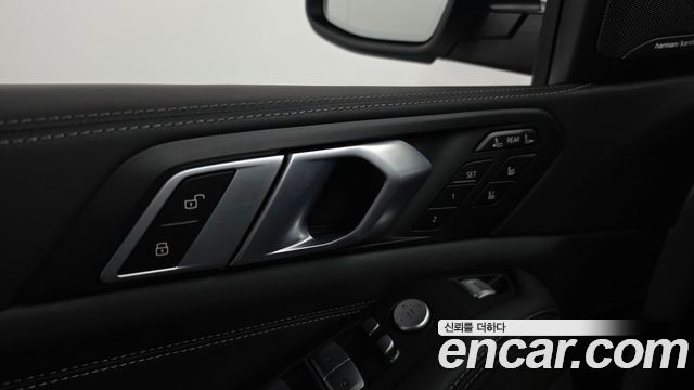 BMW X7 (G07) xDrive 40i Design Pure Excellence 6-Seater 2024 — фото 30
