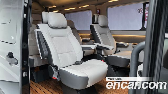 Hyundai Solati 11-Seater Luxury 2021 — фото 15