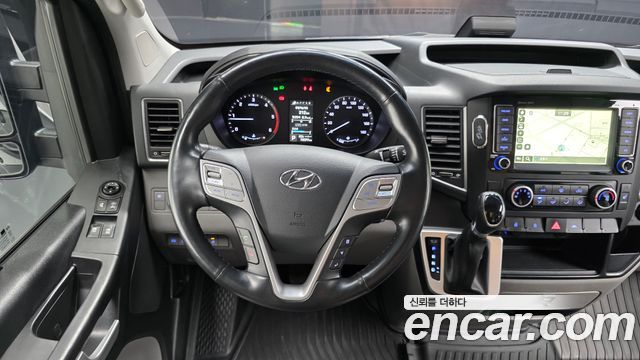 Hyundai Solati 11-Seater Luxury 2021 — фото 17