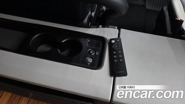 Hyundai Solati 11-Seater Luxury 2021 — фото 22