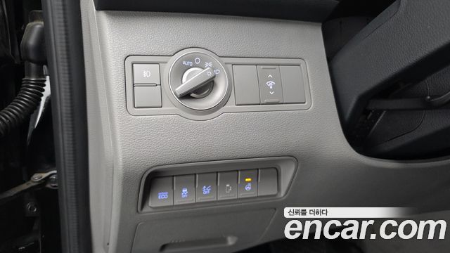Hyundai Solati 11-Seater Luxury 2021 — фото 23