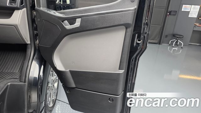 Hyundai Solati 11-Seater Luxury 2021 — фото 30