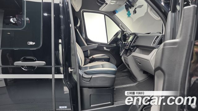 Hyundai Solati 11-Seater Luxury 2021 — фото 32