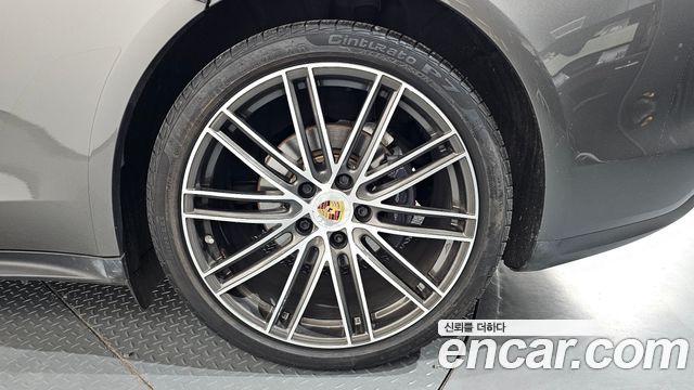 Porsche Panamera (971) 3.0 AWD 2018 — фото 27