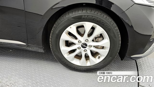 Kia K8 2.5 Gasoline 2WD Noblesse 2022 — фото 5