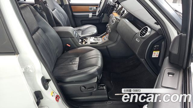Land Rover Discovery 4 3.0 SDV6 SE 2016 — фото 11