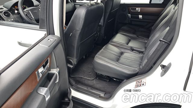 Land Rover Discovery 4 3.0 SDV6 SE 2016 — фото 12