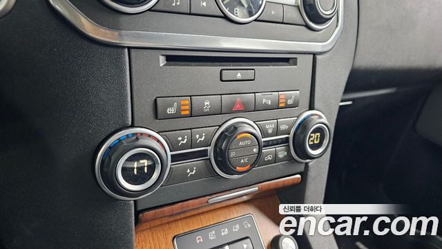 Land Rover Discovery 4 3.0 SDV6 SE 2016 — фото 19