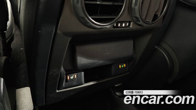 Land Rover Discovery 4 3.0 SDV6 SE 2016 — фото 20
