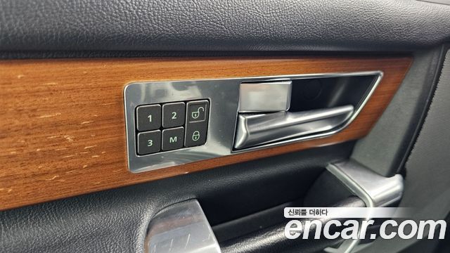 Land Rover Discovery 4 3.0 SDV6 SE 2016 — фото 30