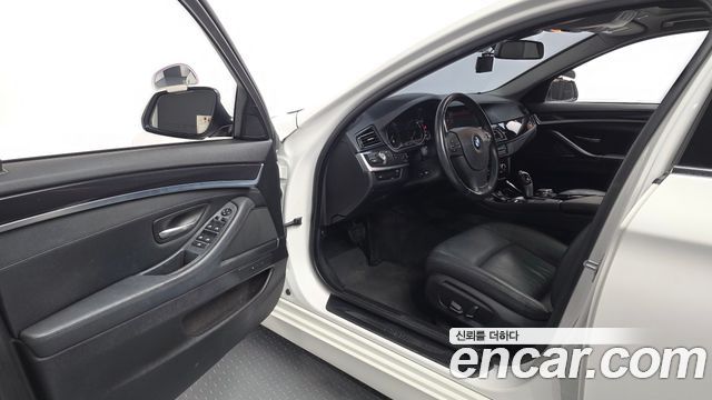 BMW 5 Series (F10) 520d 2015 — фото 10