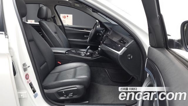 BMW 5 Series (F10) 520d 2015 — фото 11