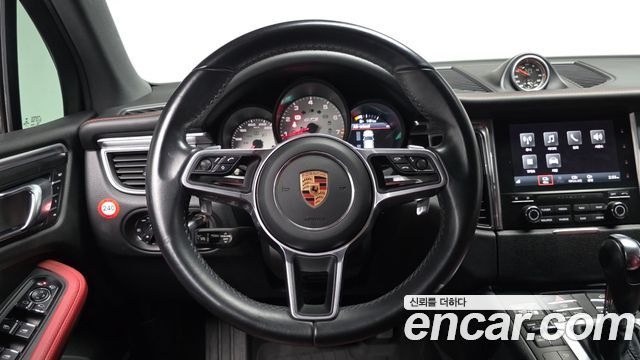 Porsche Macan 3.0 GTS 95B 2018 — фото 12