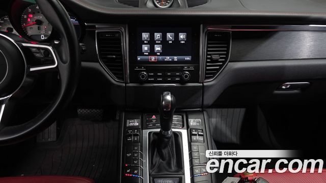 Porsche Macan 3.0 GTS 95B 2018 — фото 13