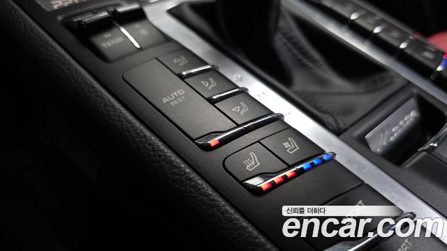 Porsche Macan 3.0 GTS 95B 2018 — фото 18