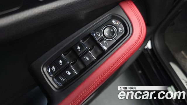 Porsche Macan 3.0 GTS 95B 2018 — фото 33
