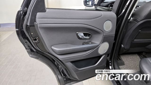 Land Rover Range Rover Evoque 2.0 TD4 SE 2018 — фото 25