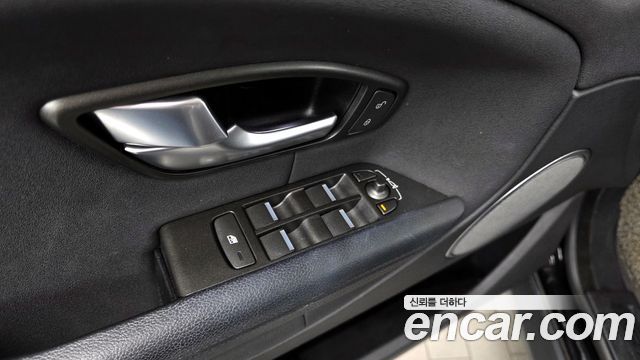 Land Rover Range Rover Evoque 2.0 TD4 SE 2018 — фото 27