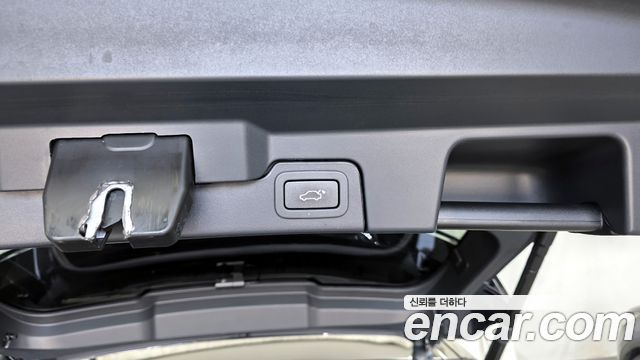 Land Rover Range Rover Evoque 2.0 TD4 SE 2018 — фото 30