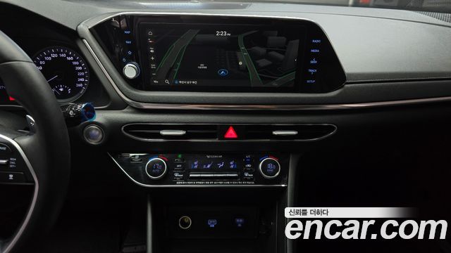 Hyundai Sonata (DN8) 2.0 Premium Family 2021 — фото 14