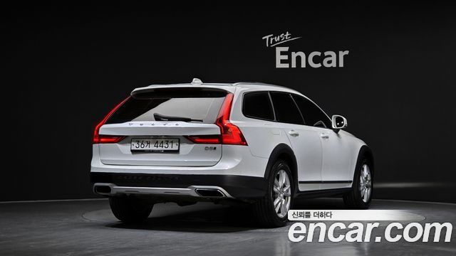Volvo V90 Cross Country D5 AWD 2017 — фото 2