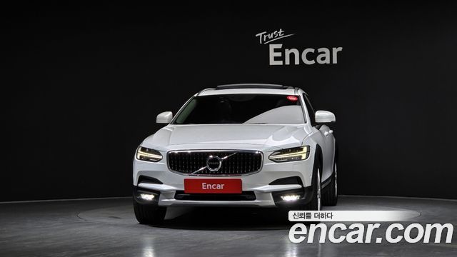 Volvo V90 Cross Country D5 AWD 2017 — фото 3