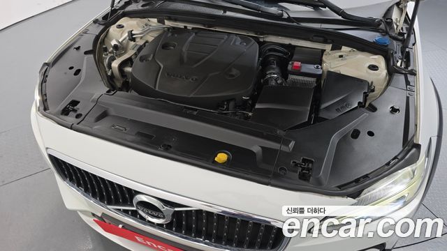 Volvo V90 Cross Country D5 AWD 2017 — фото 6