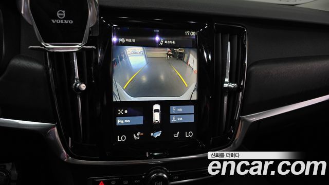 Volvo V90 Cross Country D5 AWD 2017 — фото 13