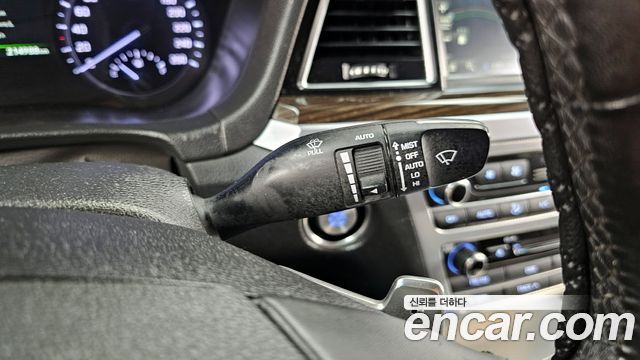 Genesis G80 3.3 GDI AWD Luxury 2017 — фото 18