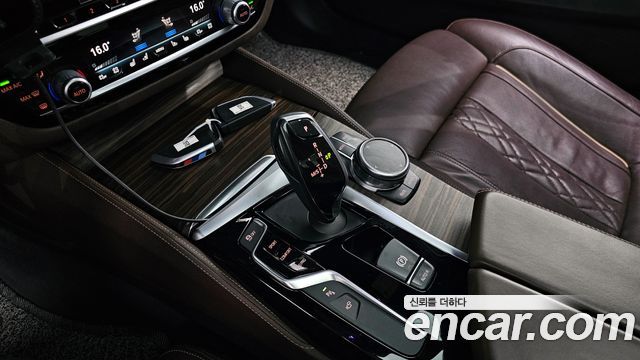 BMW 5 Series (G30) 530i M Sport Package Plus 2018 — фото 9